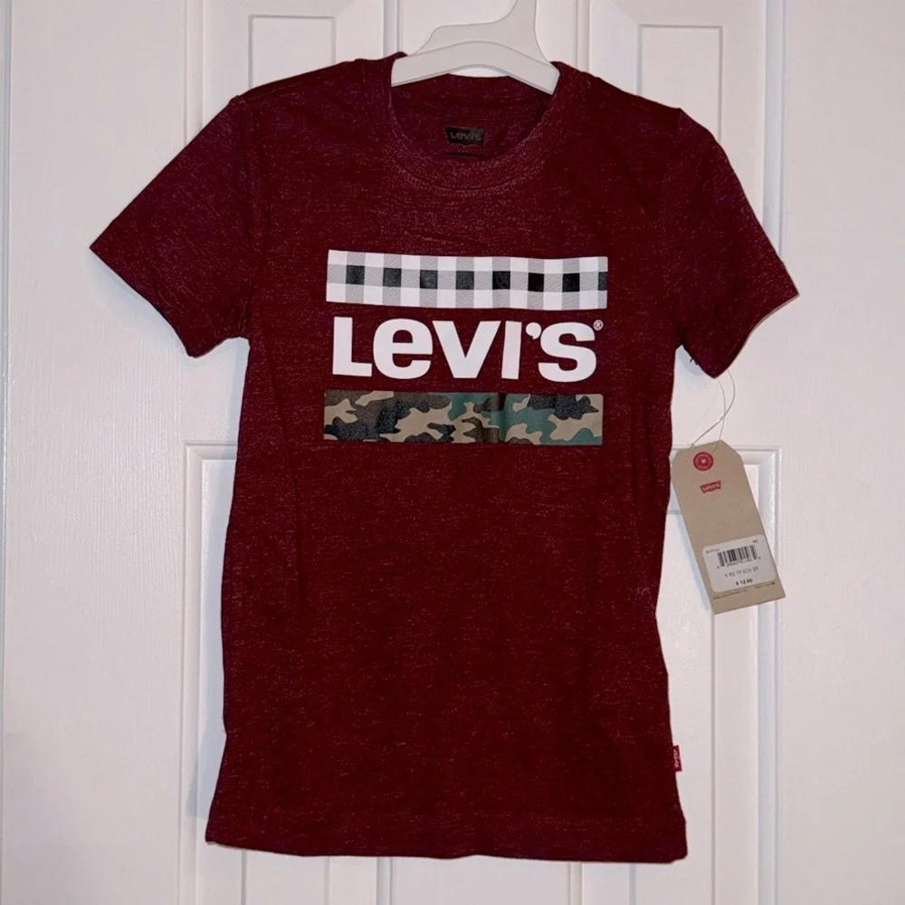 NEW! Boys Levis Short Sleeve Graphic Tee-Red with Camo, Size 4/XS,  3-4 Yrs